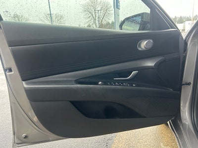 2022 Hyundai ELANTRA SEL