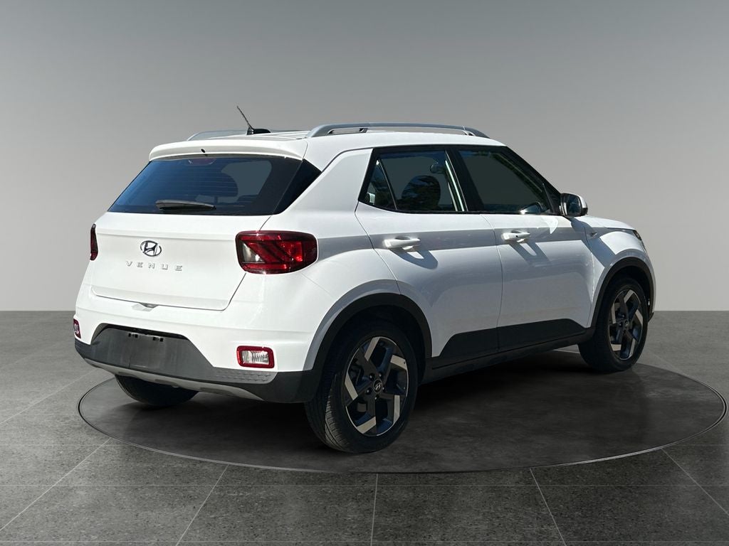 2025 Hyundai Venue SEL - Photo 10