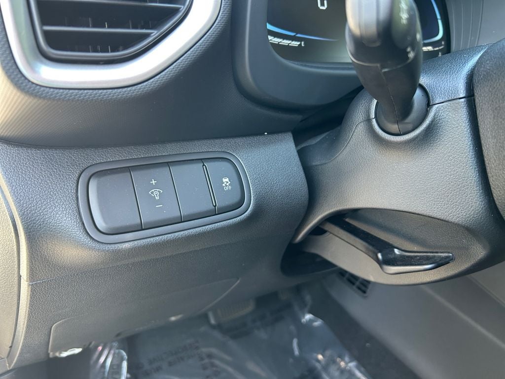 2025 Hyundai Venue SEL - Photo 20