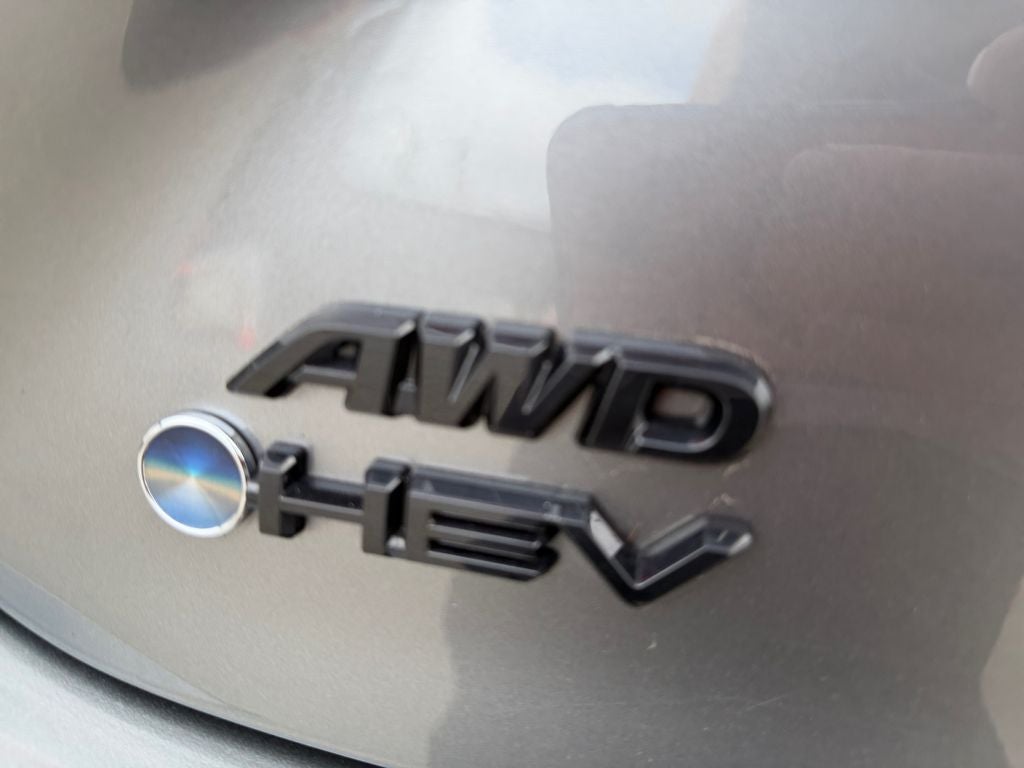 2025 Toyota Camry SE HYBRID