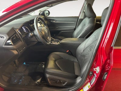 2020 Toyota Camry Hybrid XLE