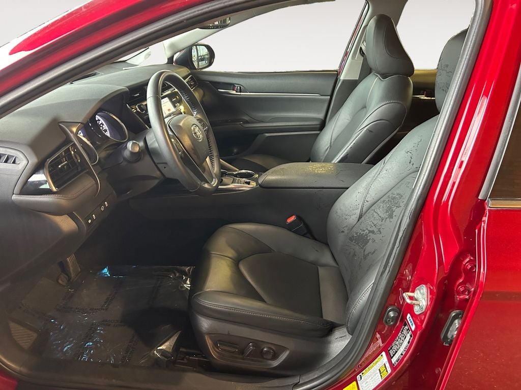 2020 Toyota Camry Hybrid XLE