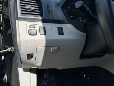 2011 Toyota VENZA Base 1 Owner/Bought here new
