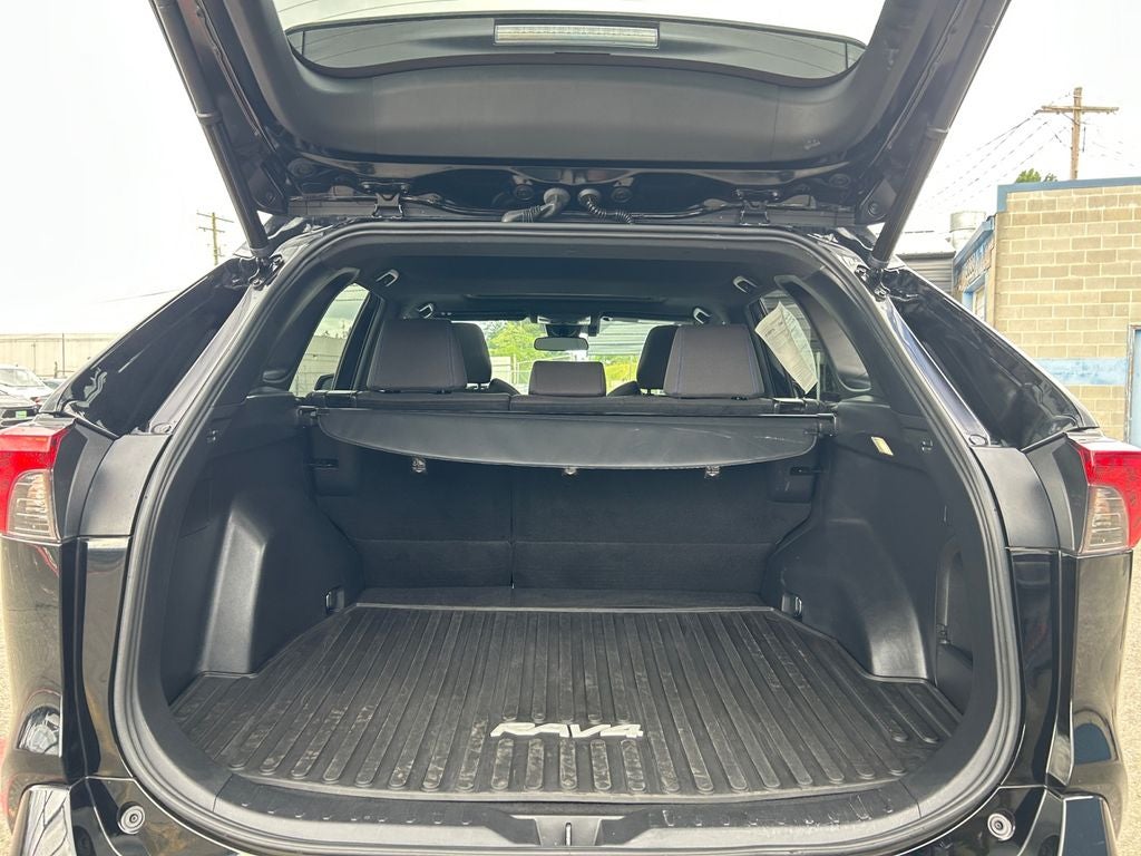 2022 Toyota RAV4 HYBRID SE