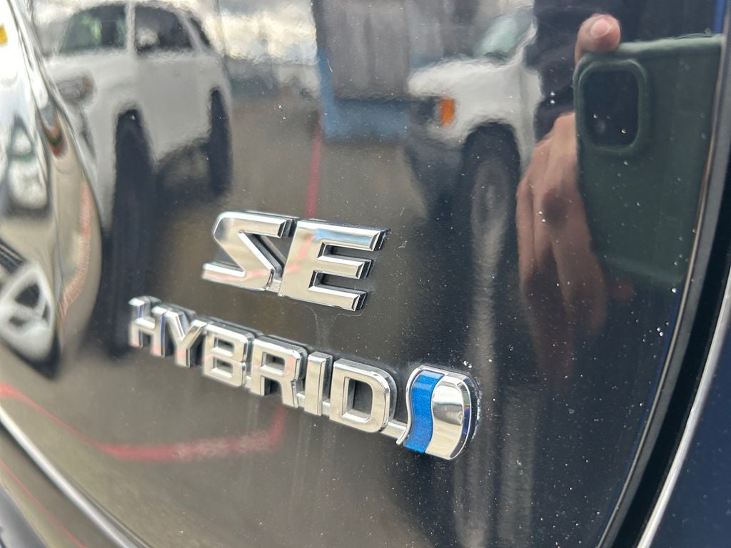 2022 Toyota RAV4 HYBRID SE
