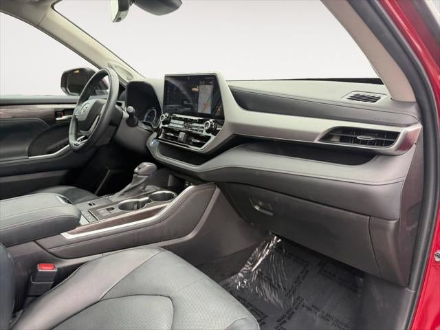 2022 Toyota Highlander Hybrid Platinum