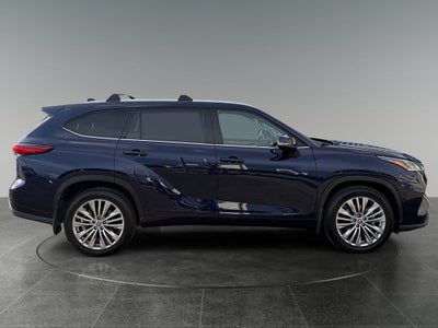 2022 Toyota Highlander Platinum