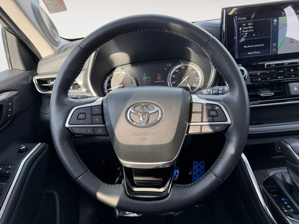 2022 Toyota Highlander Platinum