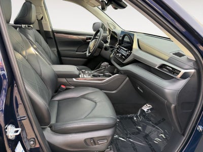 2022 Toyota Highlander Platinum