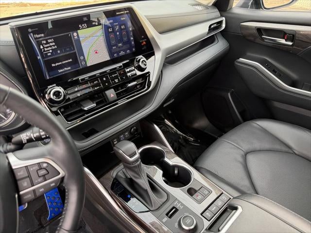 2022 Toyota Highlander Platinum