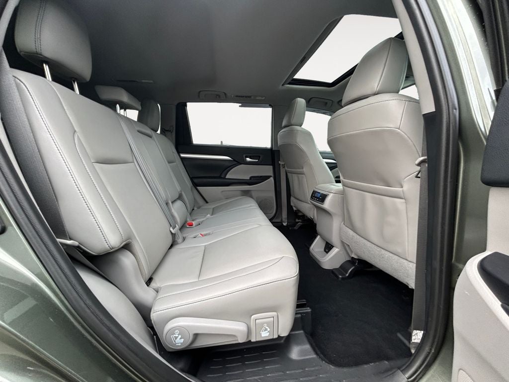 2019 Toyota HIGHLANDER XLE