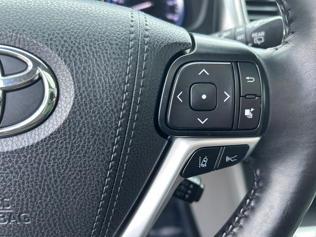 2019 Toyota HIGHLANDER XLE