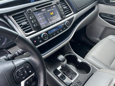 2019 Toyota HIGHLANDER XLE