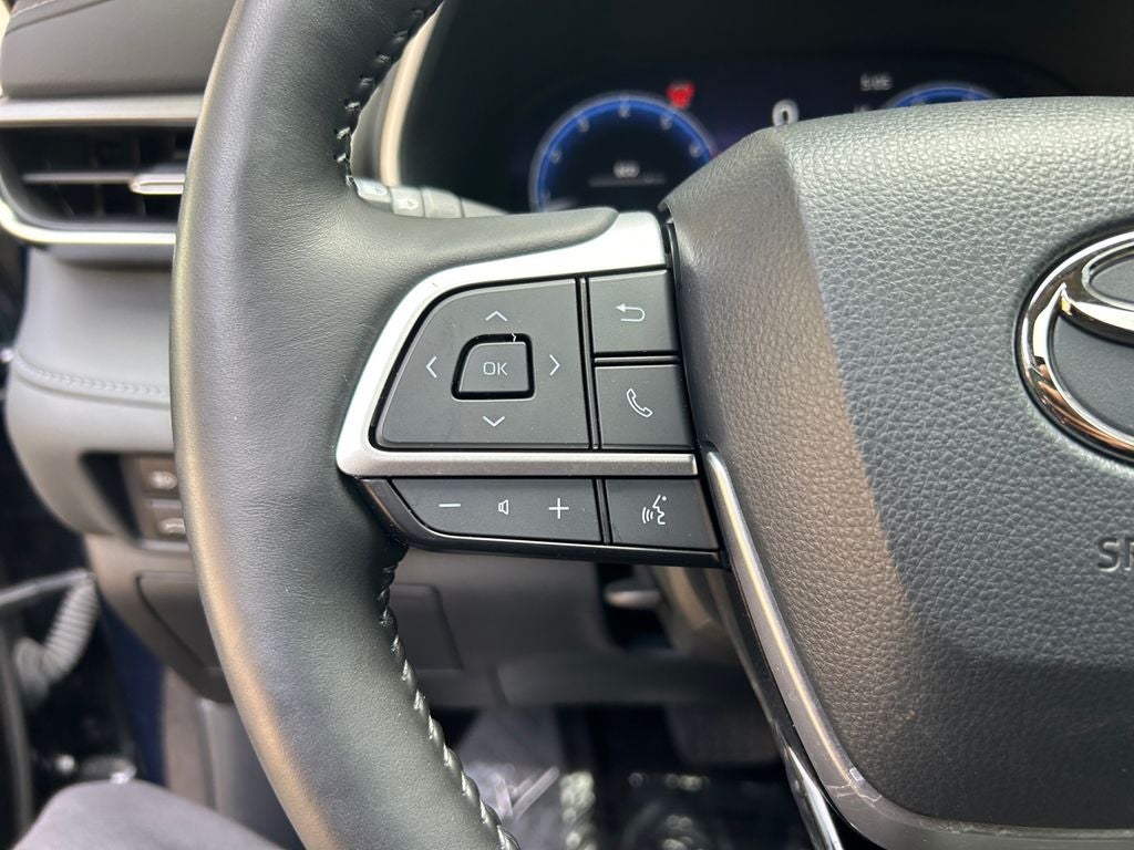 2023 Toyota Highlander Limited 1 OWNER
