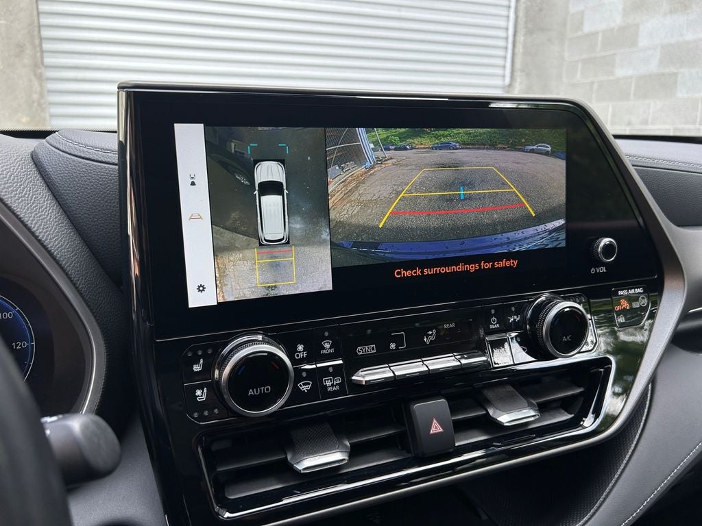 2023 Toyota Highlander Limited 1 OWNER