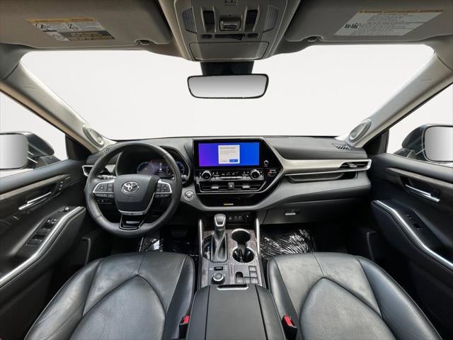 2023 Toyota Highlander Limited 1 OWNER