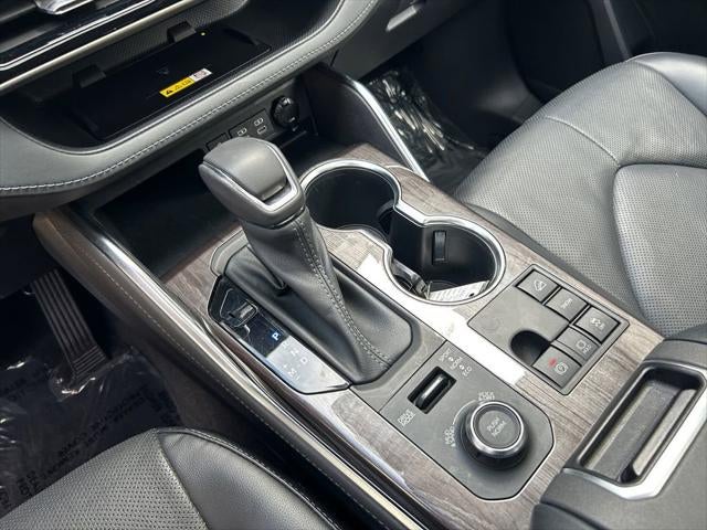 2023 Toyota Highlander Limited 1 OWNER