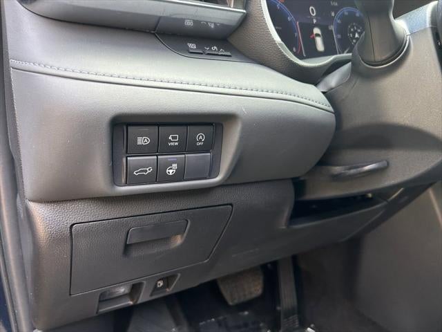 2023 Toyota Highlander Limited 1 OWNER