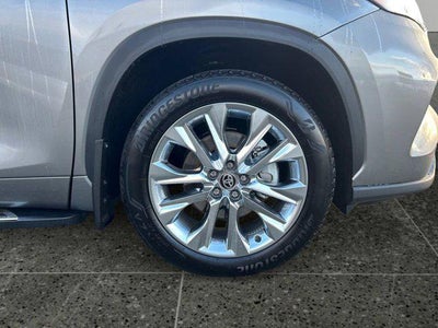 2025 Toyota HIGHLANDER Limited