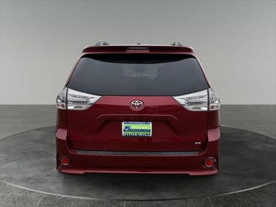 2013 Toyota Sienna SE 8 Passenger
