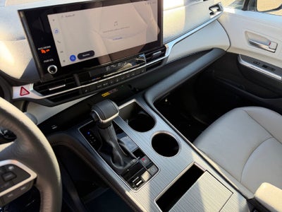 2026 Toyota Sienna XLE 8 Passenger