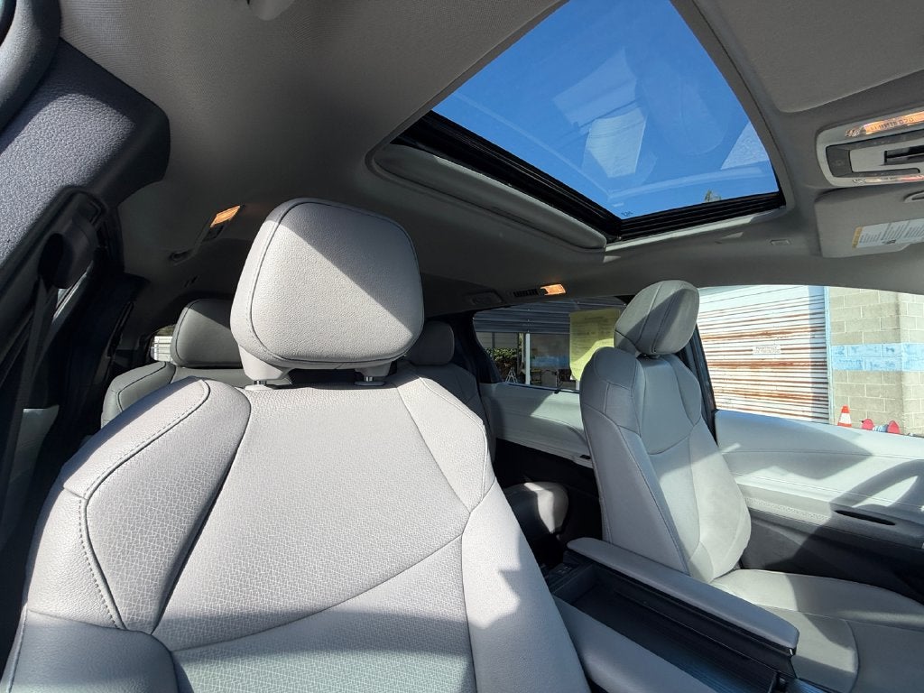 2026 Toyota Sienna XLE 8 Passenger