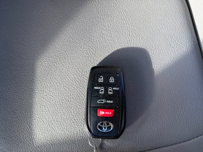 2026 Toyota Sienna XLE 8 Passenger