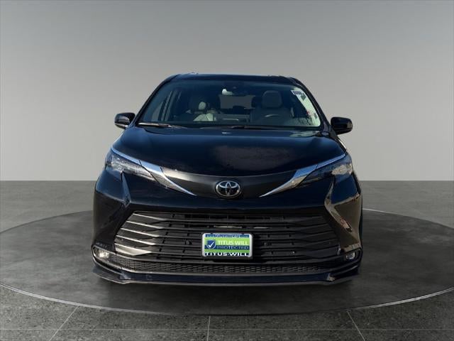2026 Toyota Sienna XLE 8 Passenger