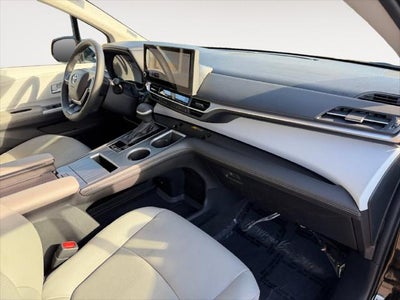 2026 Toyota Sienna XLE 8 Passenger