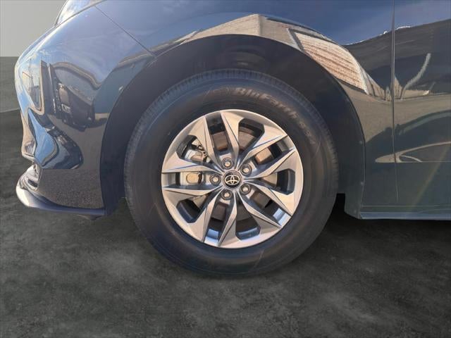 2026 Toyota Sienna XLE 8 Passenger