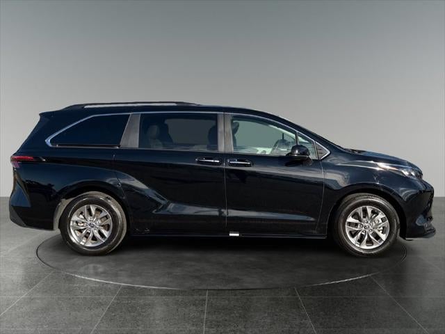 2026 Toyota Sienna XLE 8 Passenger