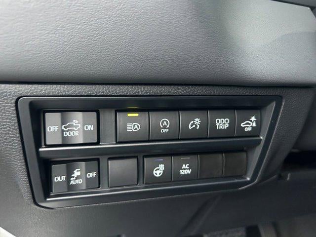 2023 Toyota TUNDRA 4X4 Platinum 1 Owner Local Trade In