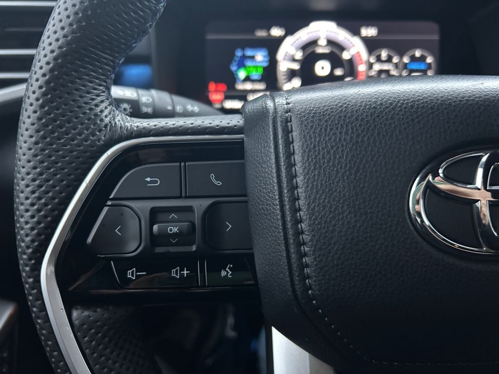 2024 Toyota Tundra Hybrid Platinum 1 Owner