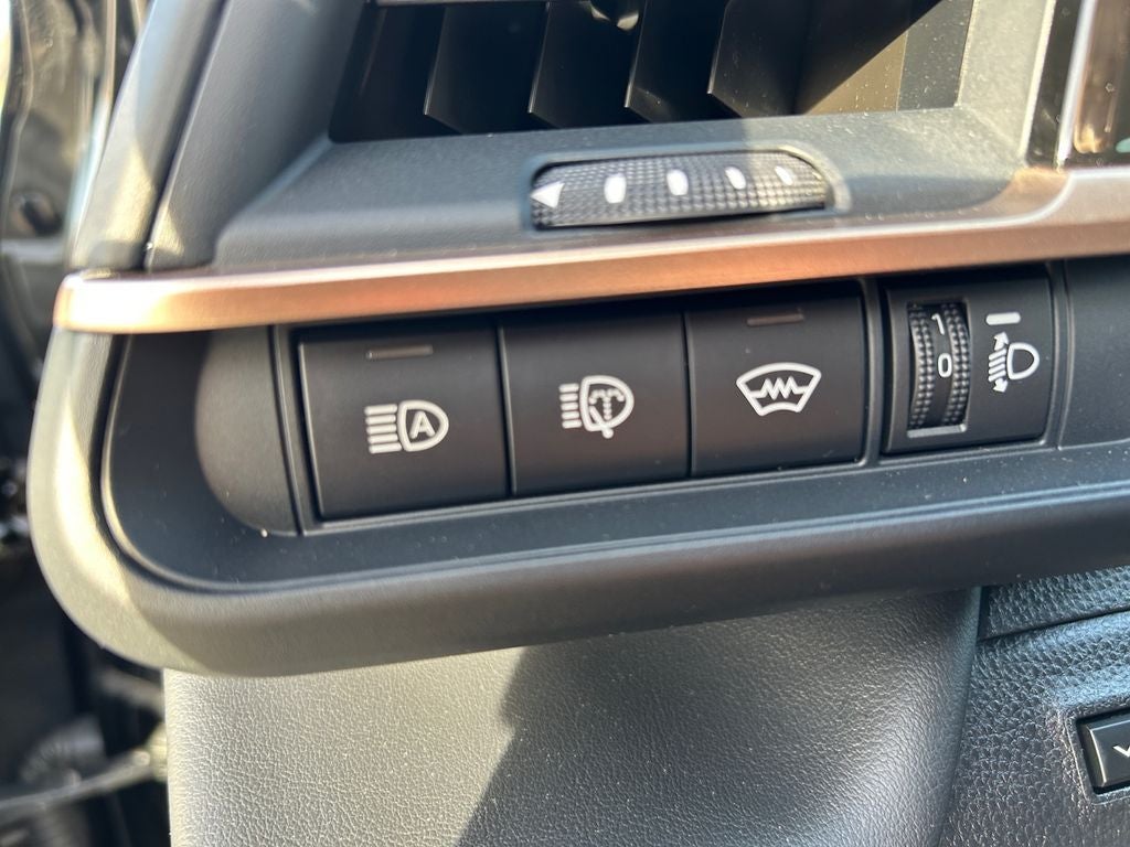 2025 Toyota Crown Signia XLE