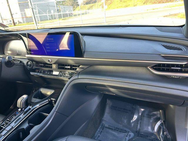 2025 Toyota CROWN SIGNIA XLE Certified