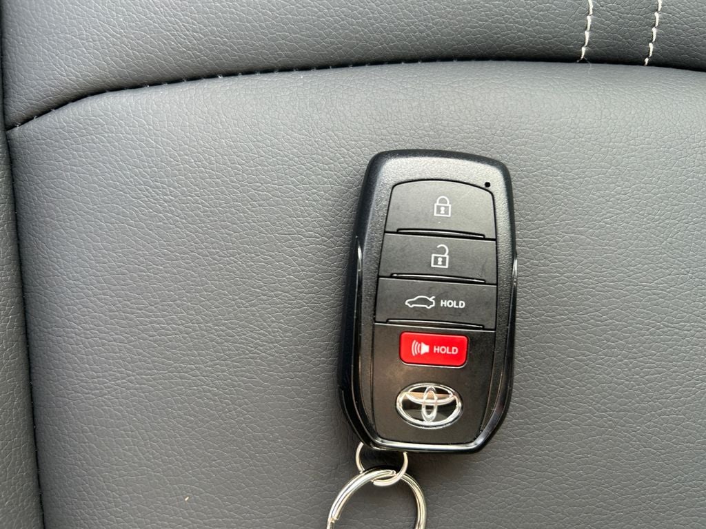 2026 Toyota COROLLA HYBRID XLE 1 Owner 50 MPG