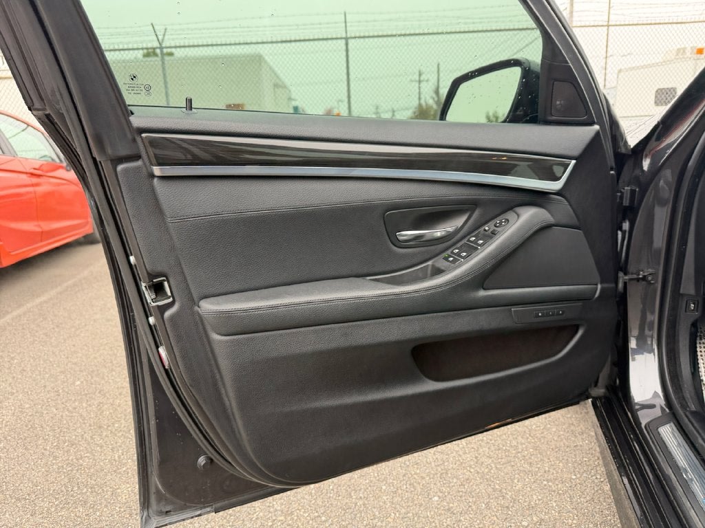 2012 BMW 5 Series 550i