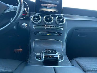 2018 Mercedes-Benz GLC GLC 300 4MATIC® CREAM PUFF