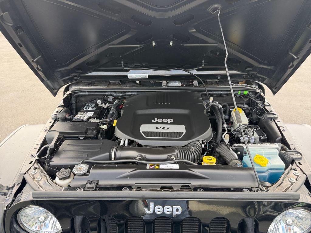 2016 Jeep Wrangler Unlimited Sport *Lifted*