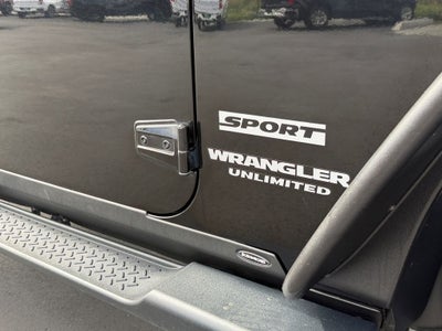 2016 Jeep Wrangler Unlimited Sport *Lifted*
