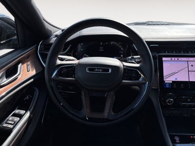 2022 Jeep Grand Cherokee Base