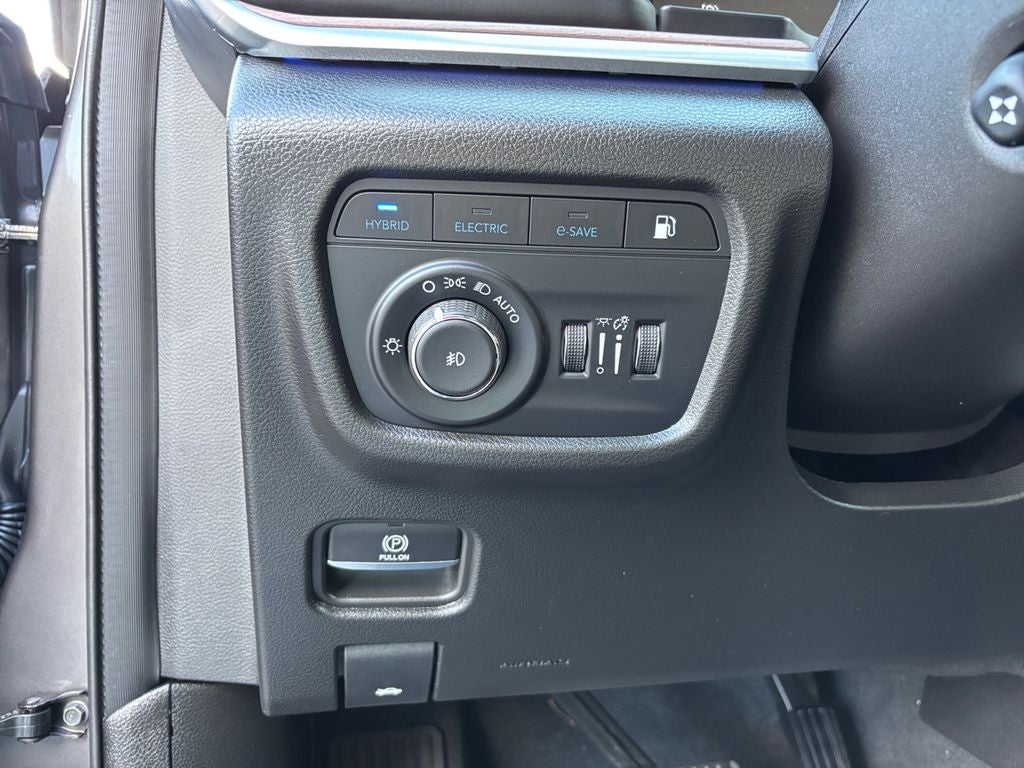 2022 Jeep Grand Cherokee Base