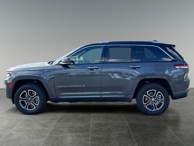 2022 Jeep Grand Cherokee Base