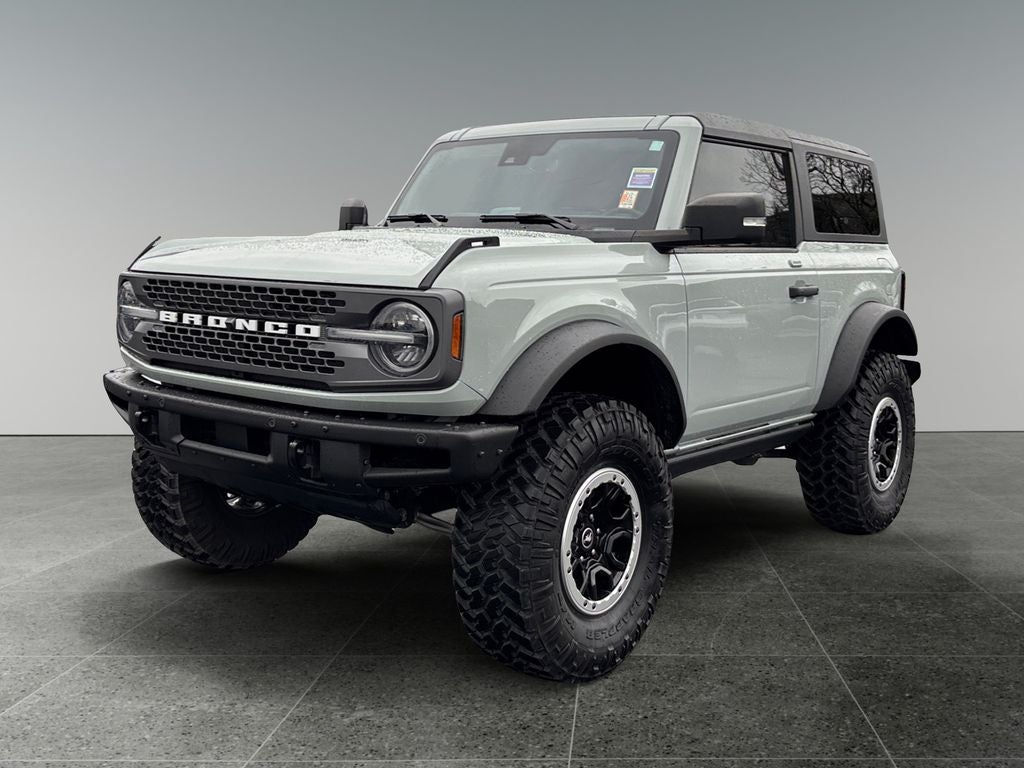 2023 Ford Bronco Badlands Lifted w/ Wheel & Tire Package