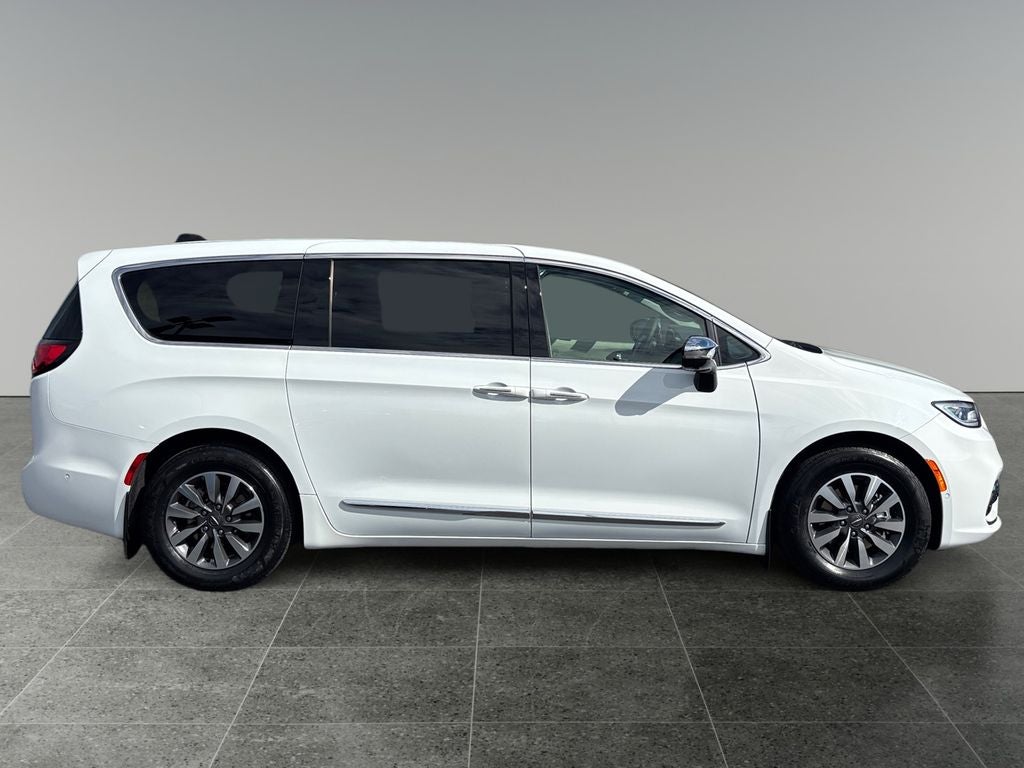 2023 Chrysler Pacifica Hybrid Limited