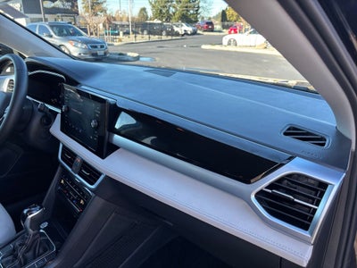 2025 Volkswagen Taos 1.5T SE