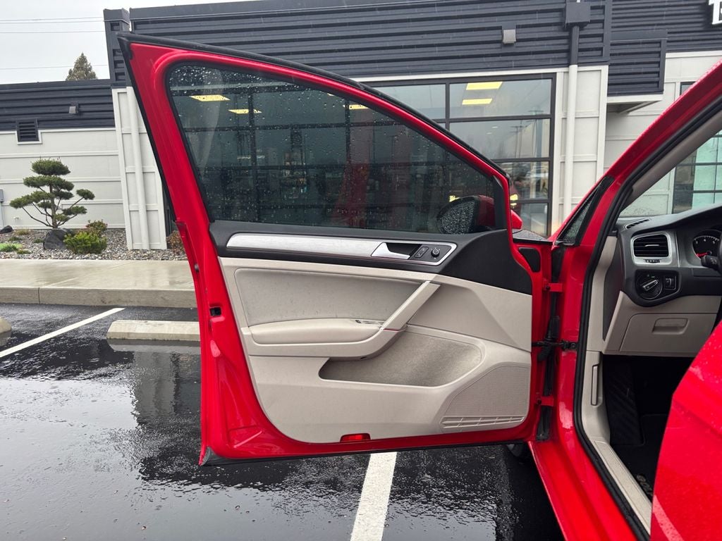 2017 Volkswagen Golf TSI S 4-Door