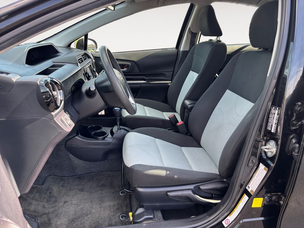 2016 Toyota Prius c Persona Series
