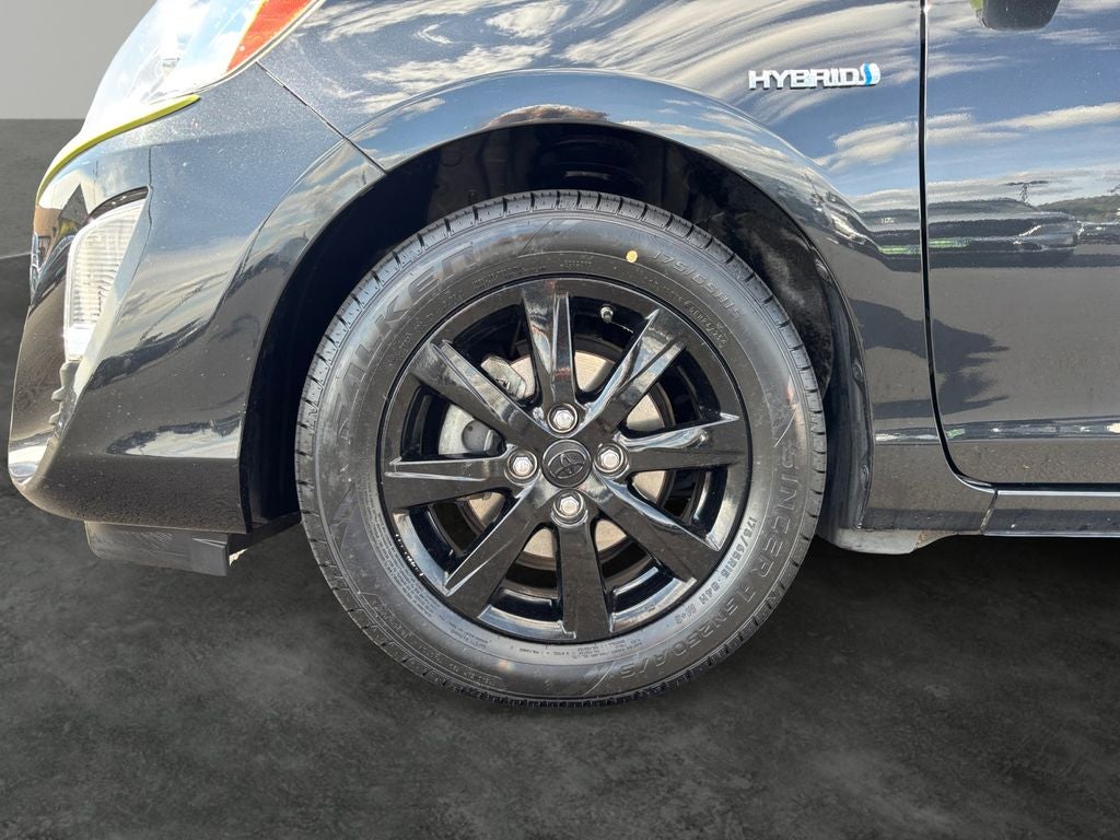 2016 Toyota Prius c Persona Series