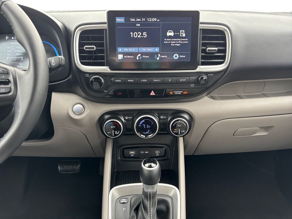 2025 Hyundai VENUE SEL